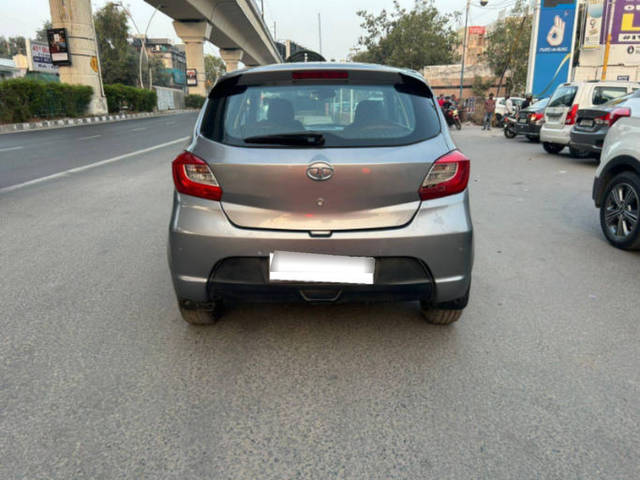 https://images10.gaadi.com/usedcar_image/4344118/original/processed_6ffd7b4b5b6418e58579d1f226bbeb77.png?imwidth=6402