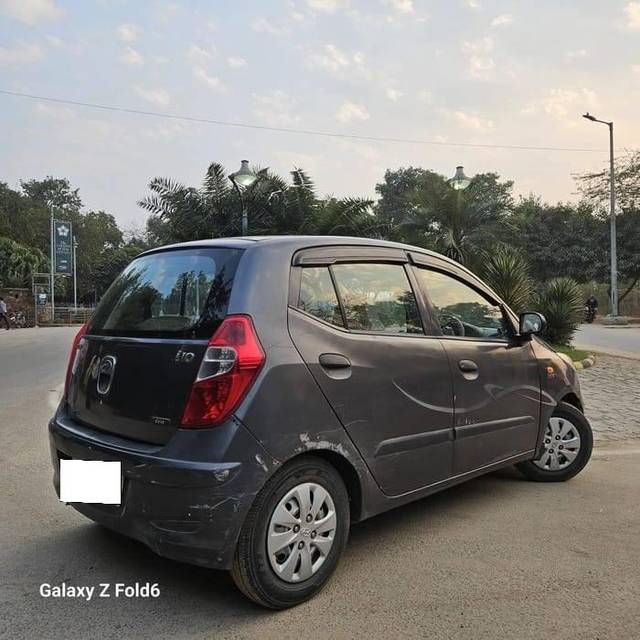 https://images10.gaadi.com/usedcar_image/4344142/original/processed_402c76b9d42ea48532a1f7bbf5c656c9.jpg?imwidth=6402