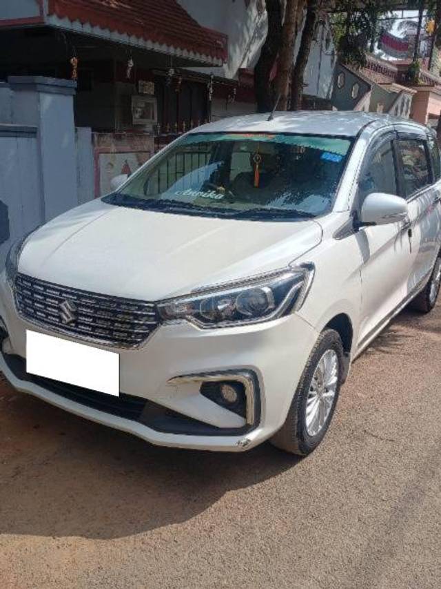 https://images10.gaadi.com/usedcar_image/4344203/original/processed_e022604b-3492-412f-9bb4-01e19620755f.jpg?imwidth=6400