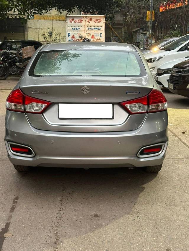 https://images10.gaadi.com/usedcar_image/4344249/original/processed_0cf5c14d19b9d9f998f3e1f037d1c348.jpg?imwidth=6401