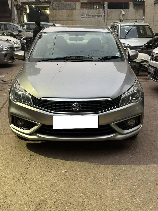 https://images10.gaadi.com/usedcar_image/4344249/original/processed_5a3d4d79477ca03530f4beae7094b3aa.jpg?imwidth=6402