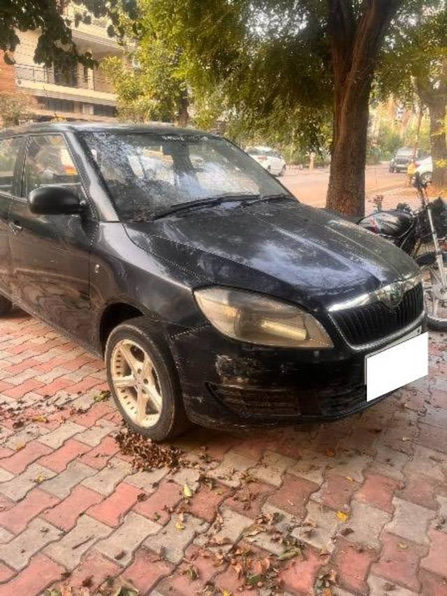 https://images10.gaadi.com/usedcar_image/4344298/original/processed_72d013eb-6ece-4946-b09e-e9ba60220647.jpeg?imwidth=6400