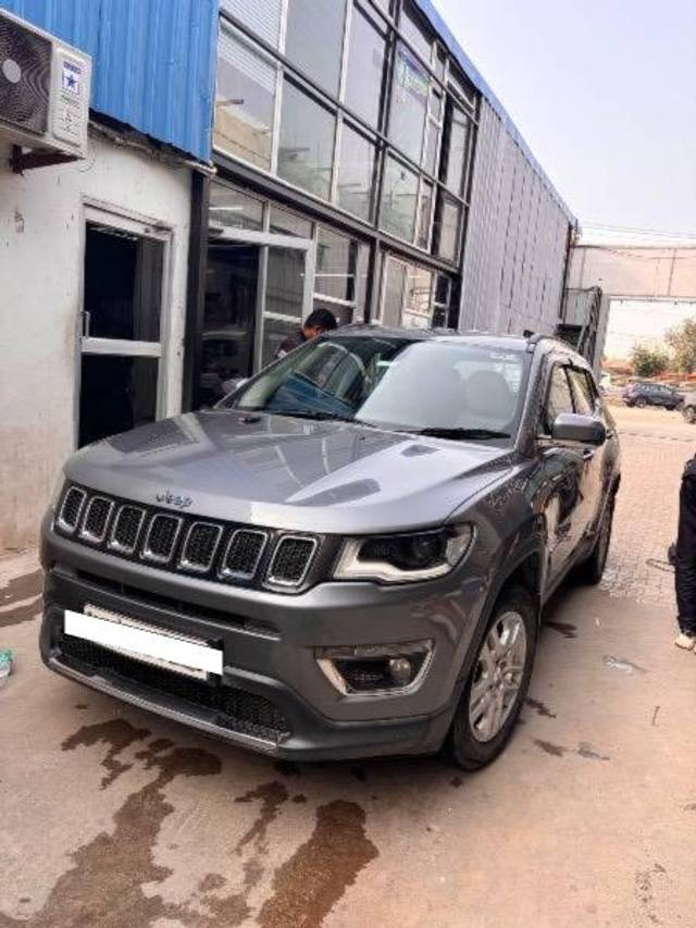 https://images10.gaadi.com/usedcar_image/4344427/original/processed_1bdcd617-4fff-4ff2-9335-661c5c44e5a9.jpeg?imwidth=6400