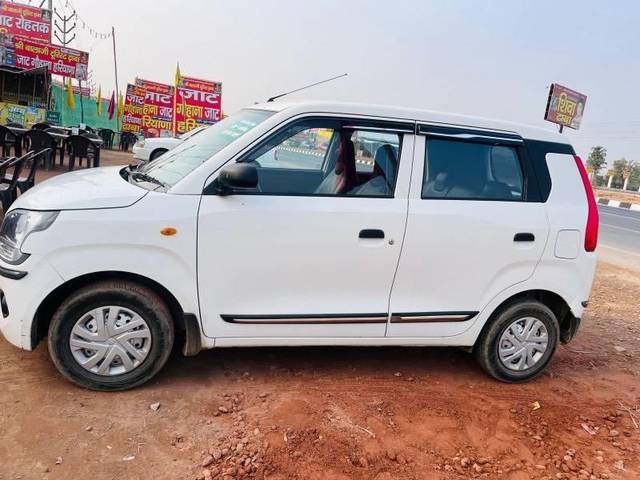 https://images10.gaadi.com/usedcar_image/4344432/original/processed_45a12b9c-7fd3-44ef-b092-61e3aab9fb71.jpeg?imwidth=6402