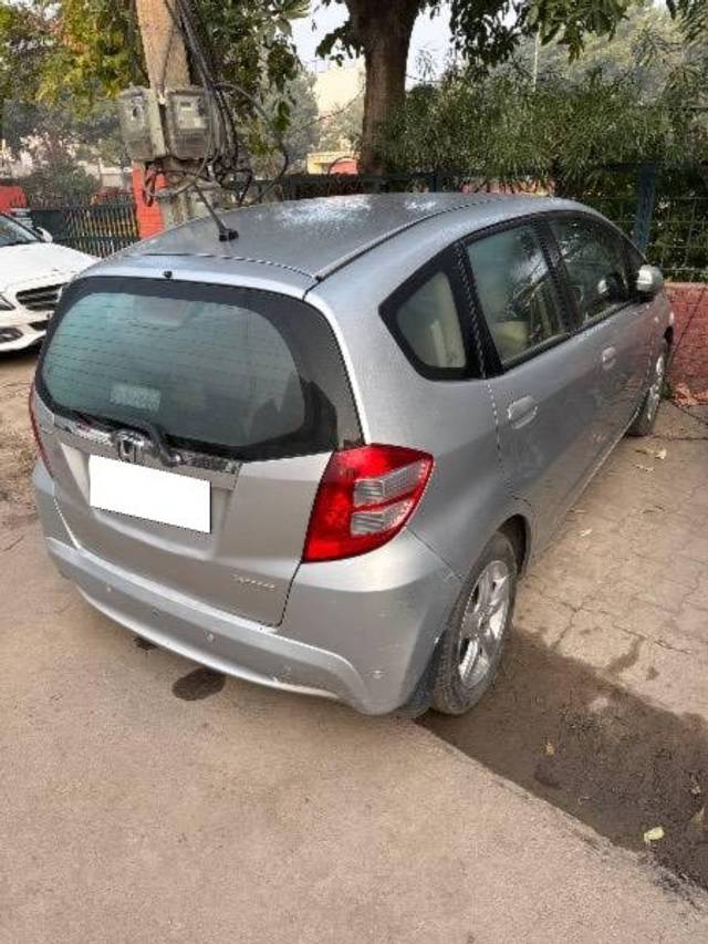 https://images10.gaadi.com/usedcar_image/4344556/original/processed_0adb3691-d6ed-45c3-861d-3872fe06a5f1.jpg?imwidth=6400