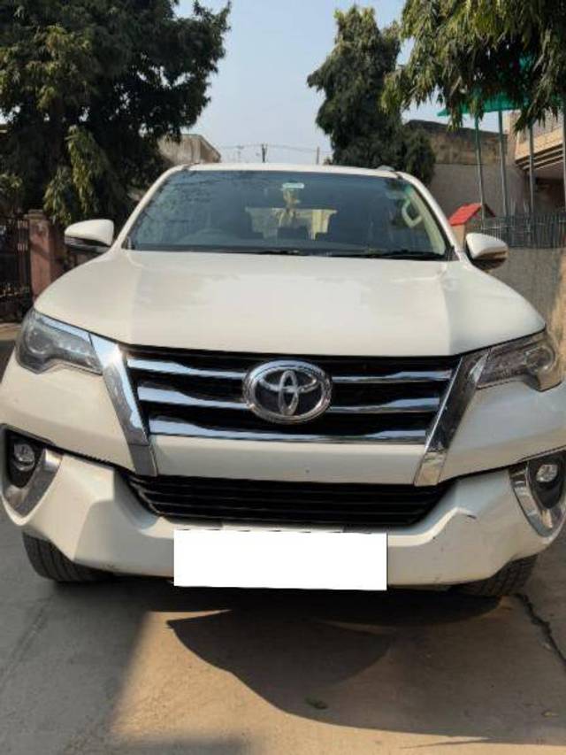 https://images10.gaadi.com/usedcar_image/4344584/original/5d3e77a80e4b46753a980ea3fc3e528b.jpeg?imwidth=6400