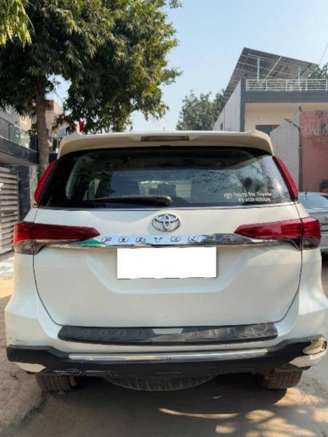 https://images10.gaadi.com/usedcar_image/4344584/original/e20b1cca2cc6c90d7ec4a68cafde2a05.jpeg?imwidth=6401