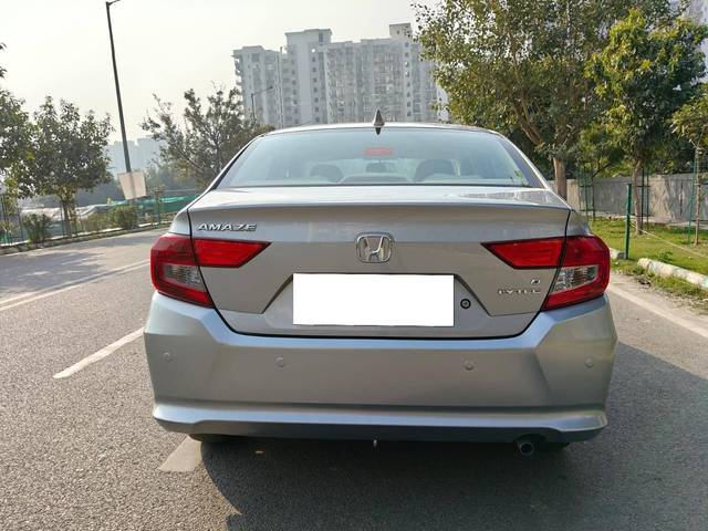 https://images10.gaadi.com/usedcar_image/4344604/original/processed_e79b436a681876aba4722ec15afdb74d.jpg?imwidth=6402