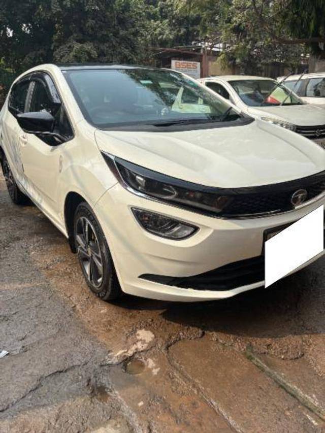 https://images10.gaadi.com/usedcar_image/4344635/original/e6af94d7899d97355b6dcaa99f46ed76.jpeg?imwidth=6400