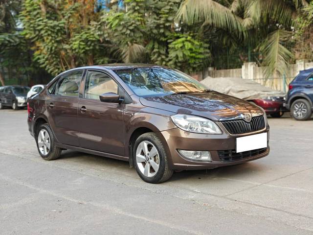 https://images10.gaadi.com/usedcar_image/4344729/original/processed_df163d581d174cdd4ee3df15158a5860.jpg?imwidth=6400