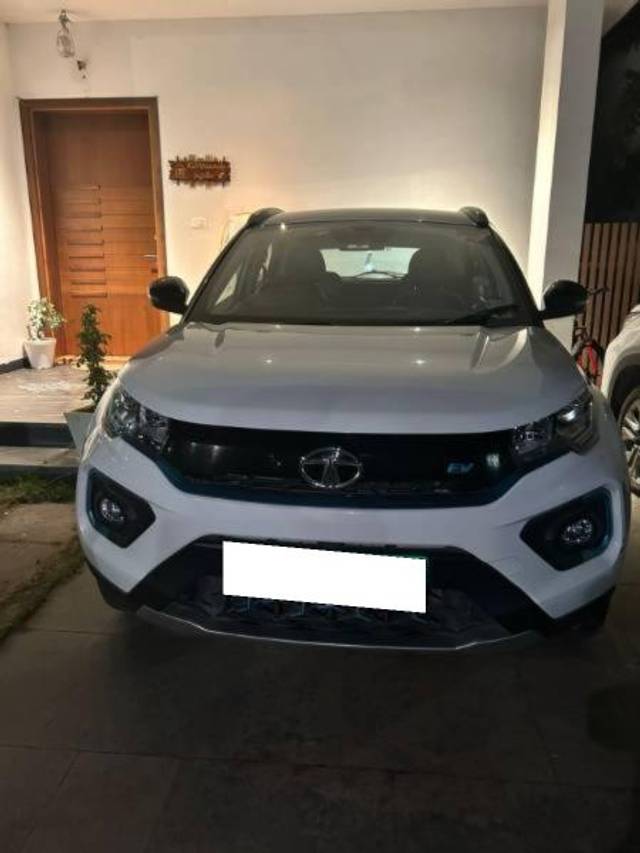 https://images10.gaadi.com/usedcar_image/4344738/original/processed_7ba82edd-acfa-439b-bc5c-f37e271740c3.jpeg?imwidth=6400