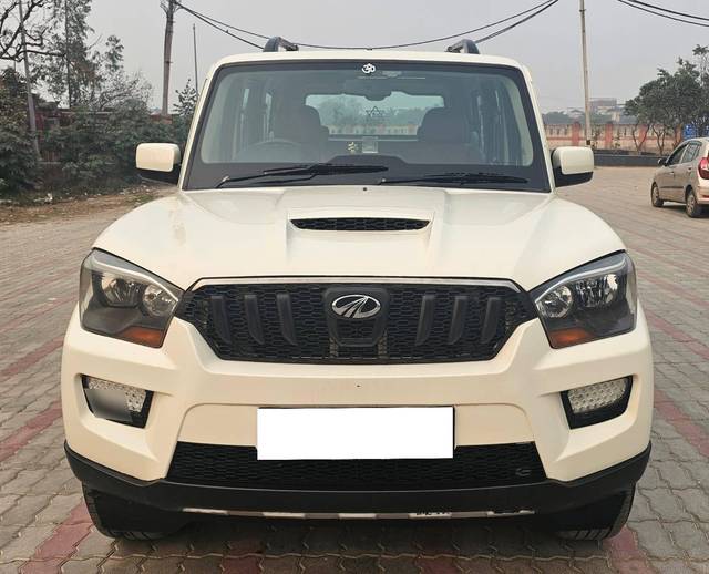 https://images10.gaadi.com/usedcar_image/4344816/original/processed_596c81080dd142e5c265d5af11bd8880.jpg?imwidth=6400