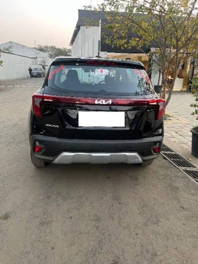 https://images10.gaadi.com/usedcar_image/4344817/original/processed_96e2eff7-ee4e-4700-8e20-72e36aec95a0.jpeg?imwidth=6401