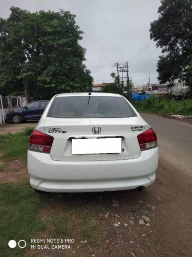 https://images10.gaadi.com/usedcar_image/4344876/original/processed_28365147-5d59-4fb9-8441-b3f829c99976.jpeg?imwidth=6401