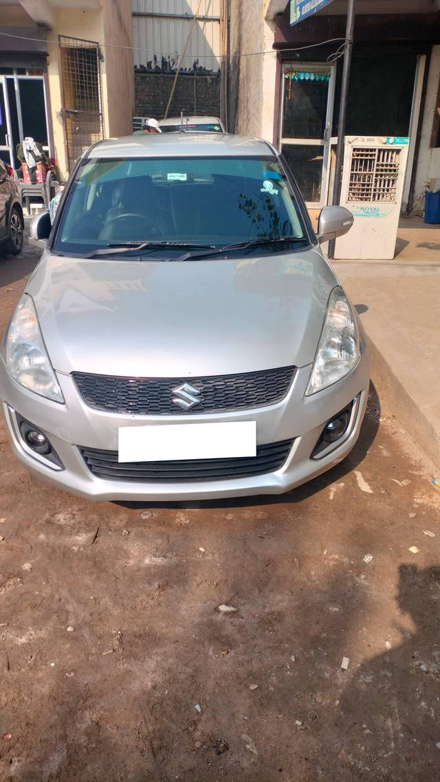 https://images10.gaadi.com/usedcar_image/4344924/original/processed_5c45de8e00ac4497533f61c50dbb68c9.jpg?imwidth=6400