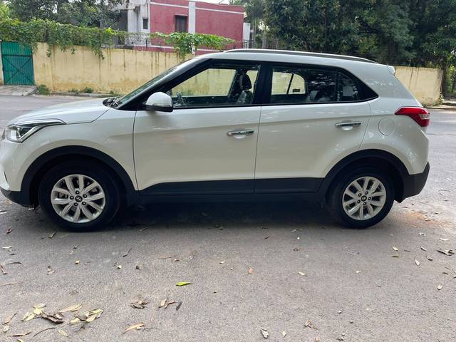 https://images10.gaadi.com/usedcar_image/4344934/original/58e1c431806c61c49e43ba0dba21c022.jpg?imwidth=6402