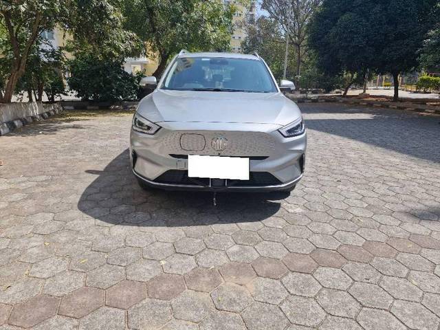 https://images10.gaadi.com/usedcar_image/4344935/original/0834d11b5df4d212775fa5b8e2c5996e.jpg?imwidth=6401