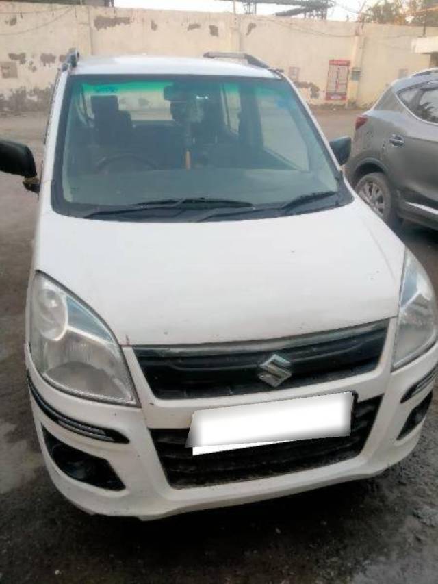 https://images10.gaadi.com/usedcar_image/4344956/original/processed_5b5c3d57bc45cc6edb40ae9cd31db567.jpg?imwidth=6400