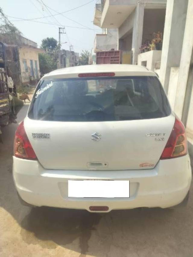 https://images10.gaadi.com/usedcar_image/4344962/original/processed_8d256e54-810d-4069-a8e4-e64c2271c99c.jpg?imwidth=6401