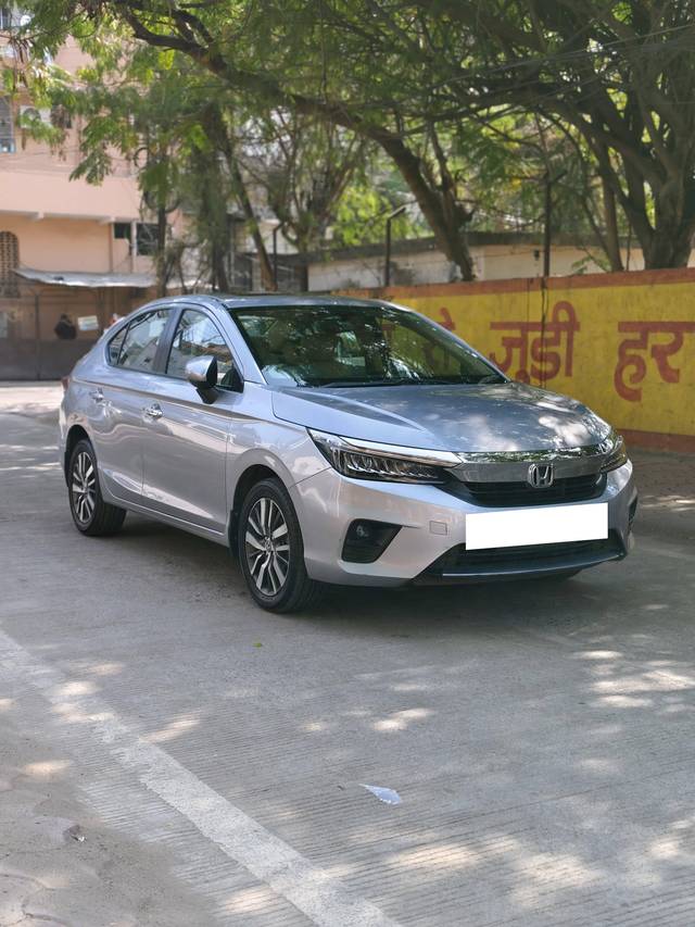 https://images10.gaadi.com/usedcar_image/4344978/original/processed_e95f527b54ac27c1d1183c0b5657c79d.jpg?imwidth=6400