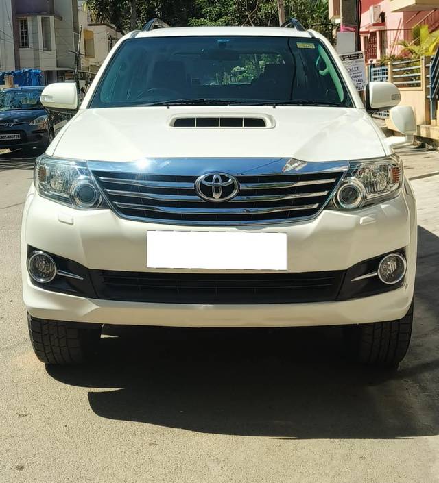 https://images10.gaadi.com/usedcar_image/4345010/original/processed_a33fe9df0682cfb934b1d9bdafd32068.jpg?imwidth=6400