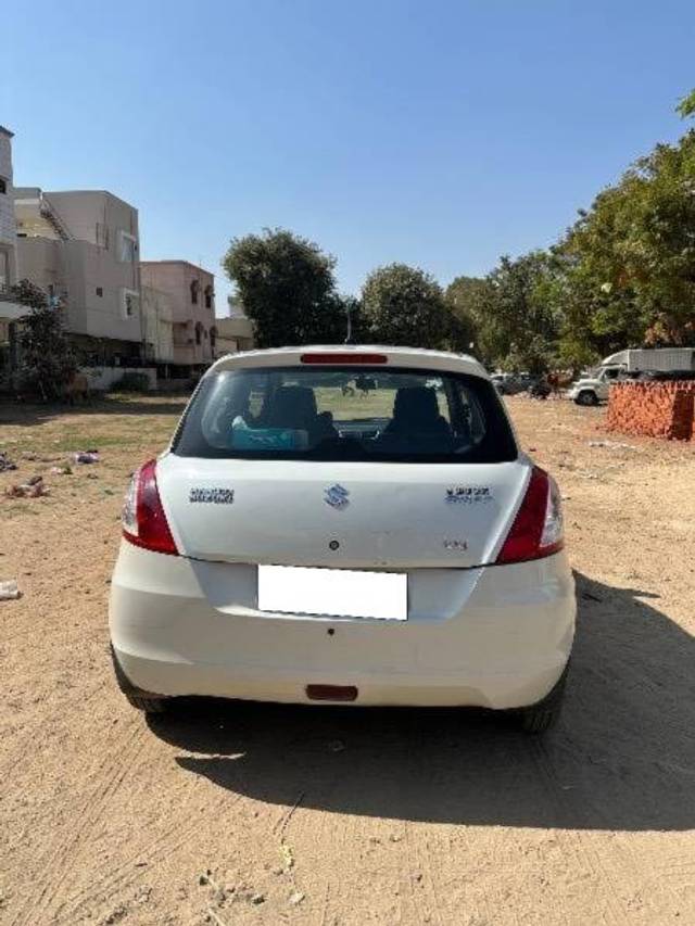 https://images10.gaadi.com/usedcar_image/4345014/original/processed_1a18ced5-856d-4a14-9feb-bf920867c945.jpeg?imwidth=6402