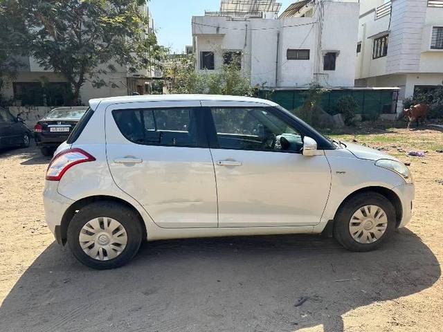 https://images10.gaadi.com/usedcar_image/4345014/original/processed_361aef62-d2d9-4084-b256-9e1fe539f265.jpeg?imwidth=6401