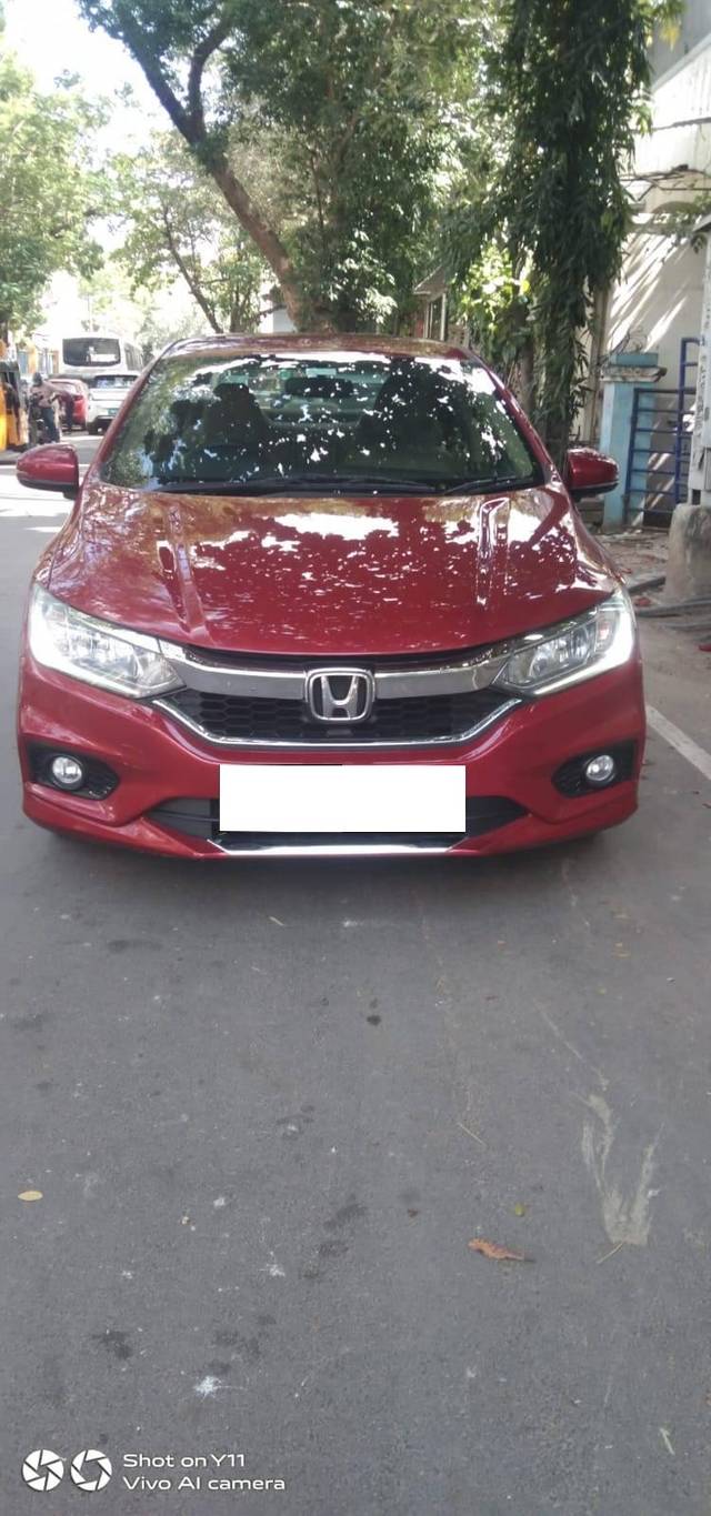 https://images10.gaadi.com/usedcar_image/4345038/original/processed_706a44fbf80ab4d1b1f48452f6fed100.jpg?imwidth=6402