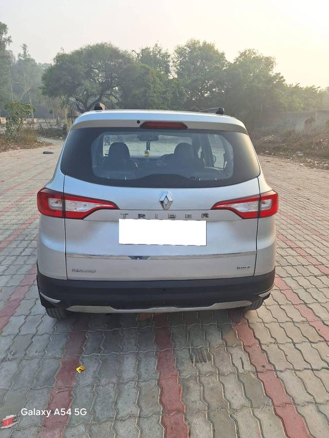 https://images10.gaadi.com/usedcar_image/4345059/original/processed_98090f2b759b86cdb9c189eec4424676.jpg?imwidth=6401