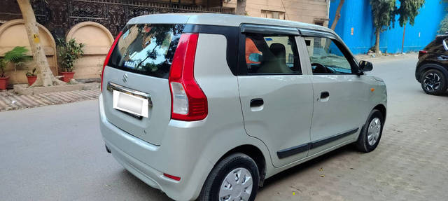 https://images10.gaadi.com/usedcar_image/4345184/original/processed_ec6f5b10b9027e601e3be0b2212ed2f8.png?imwidth=6401