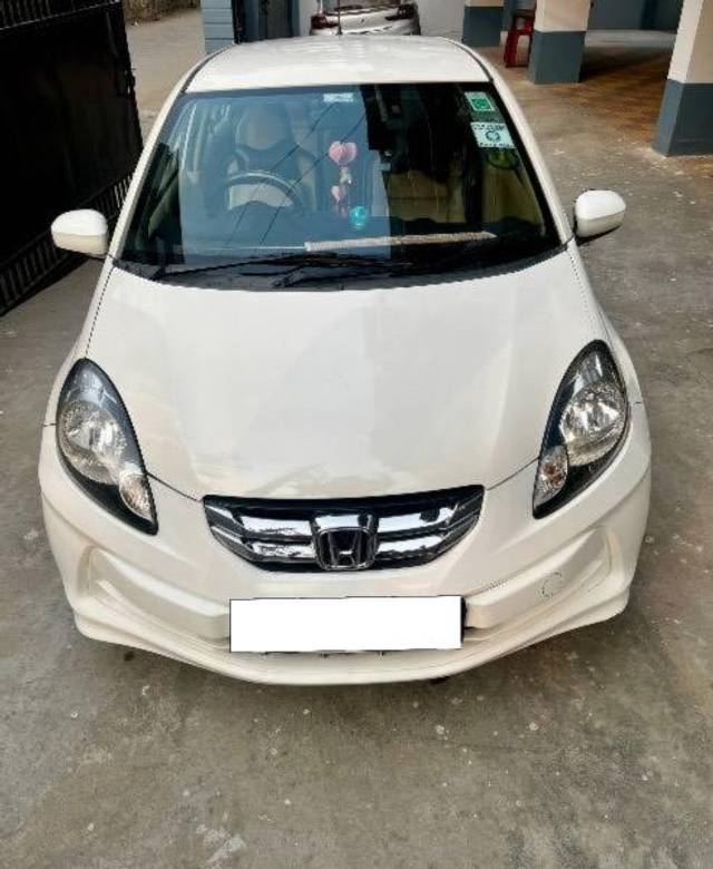 https://images10.gaadi.com/usedcar_image/4345201/original/processed_35fff8f9-2a07-4189-9e07-a1fa7950fea8.jpeg?imwidth=6402