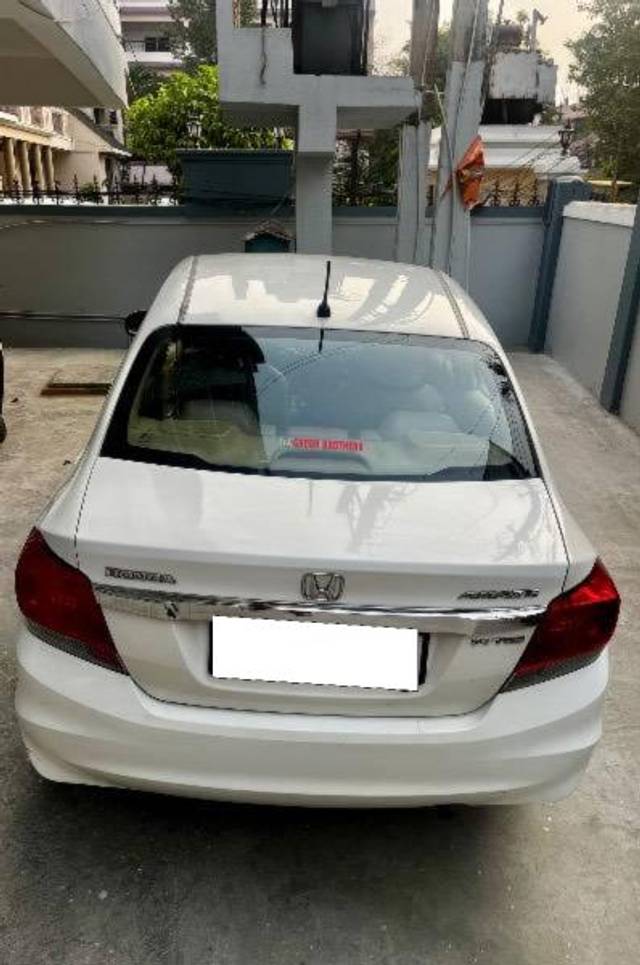 https://images10.gaadi.com/usedcar_image/4345206/original/processed_b1d73e2e-9679-4453-b33f-cf46f44610f2.jpeg?imwidth=6401