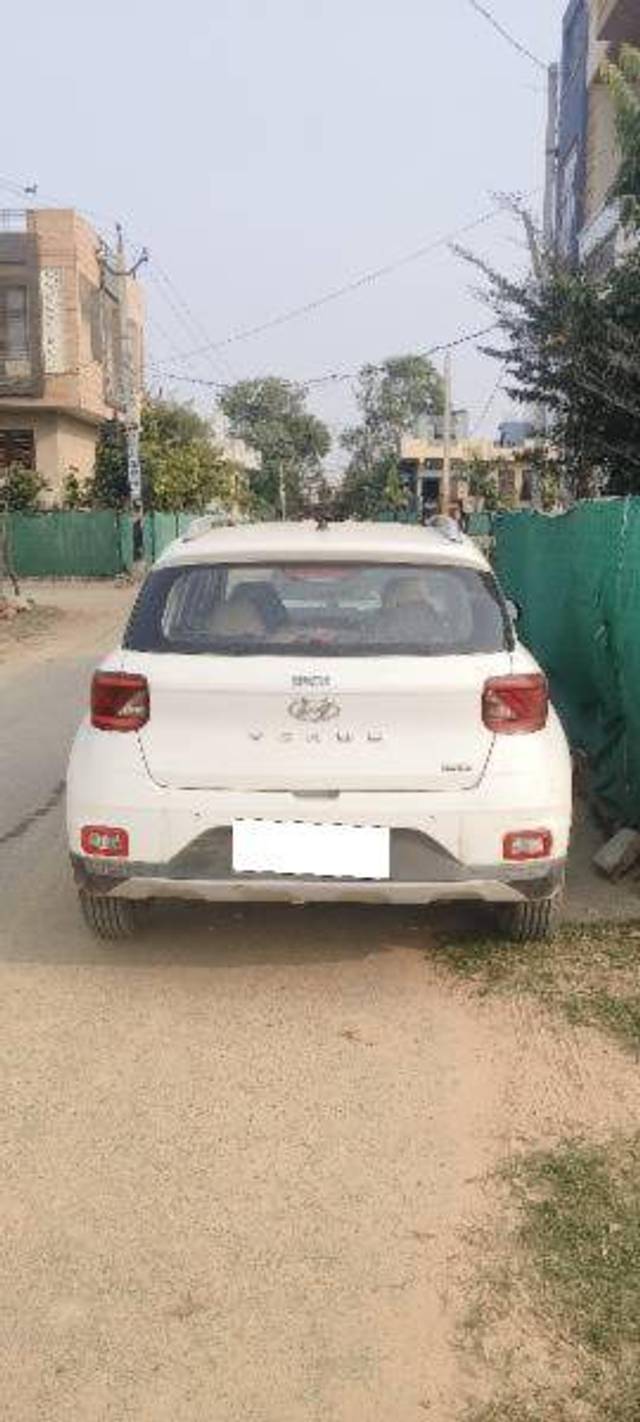 https://images10.gaadi.com/usedcar_image/4345267/original/5e5d218ef2e58996fad47e83d7db0ed8.jpg?imwidth=6400