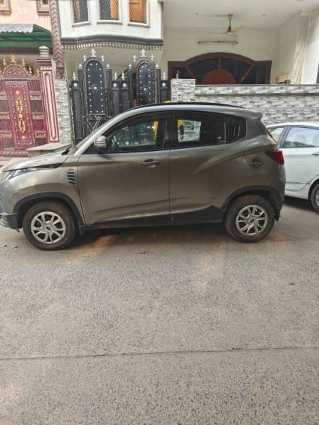 https://images10.gaadi.com/usedcar_image/4345314/original/2274522c1472c9e699f91ef5f5518230.jpg?imwidth=6402