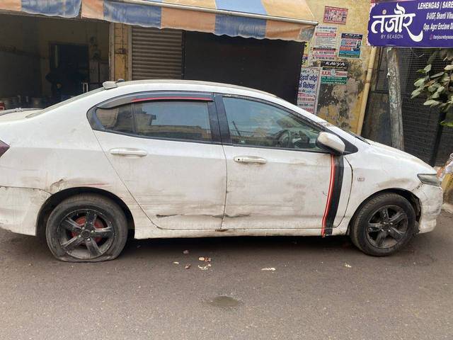 https://images10.gaadi.com/usedcar_image/4345316/original/1e75a632ef2806272971890c54fe5849.jpg?imwidth=6400