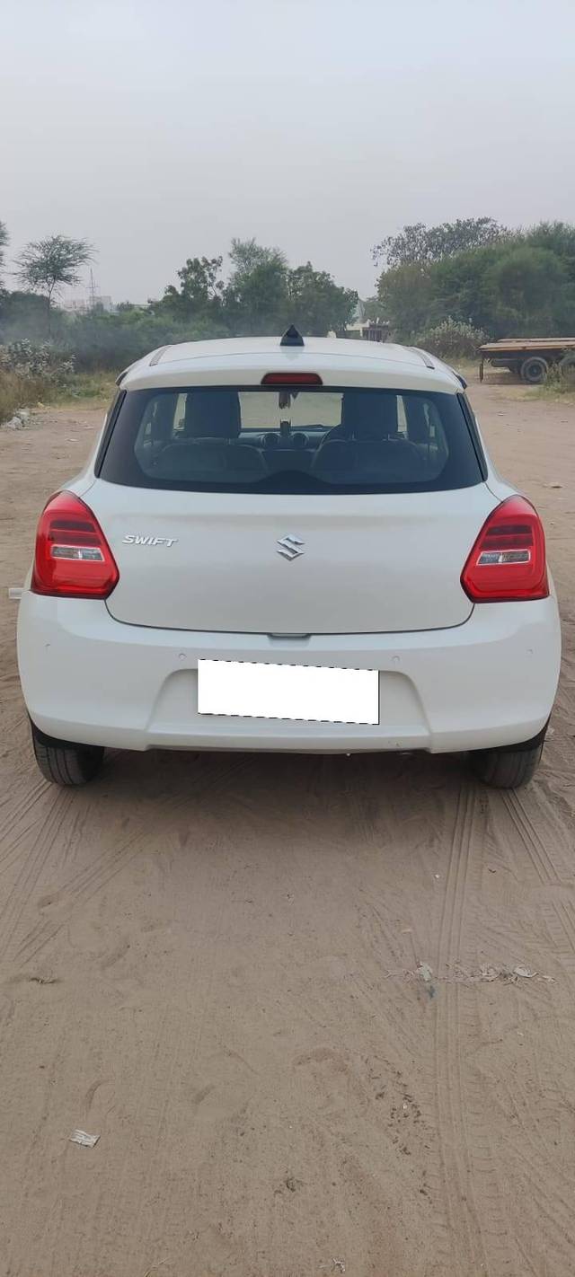 https://images10.gaadi.com/usedcar_image/4345343/original/processed_dfa3115d2e319be0d5e13dc608447211.jpg?imwidth=6402