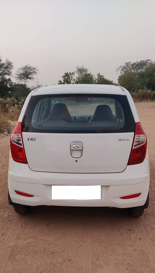 https://images10.gaadi.com/usedcar_image/4345348/original/processed_a03277595d3c3f5adbea6dfaab85c948.jpg?imwidth=6402