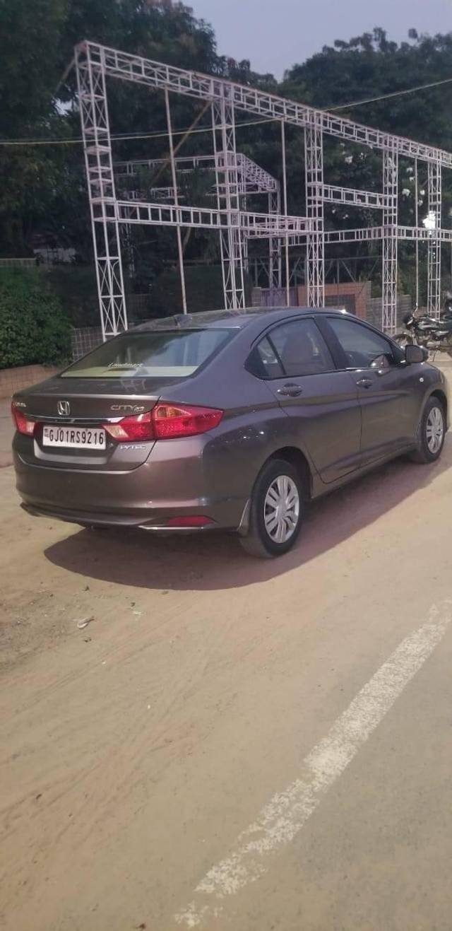 https://images10.gaadi.com/usedcar_image/4345376/original/processed_37abc867545489afb3d04672ef302232.jpg?imwidth=6402