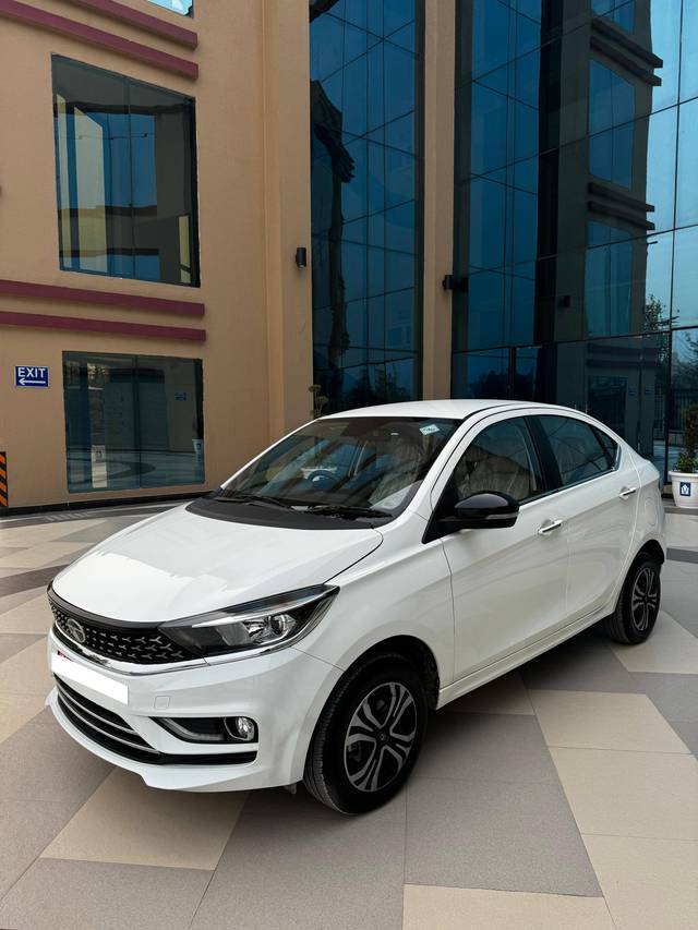 https://images10.gaadi.com/usedcar_image/4345450/original/processed_6d9a1f6f20b267e2789cdd487642be93.jpg?imwidth=6401