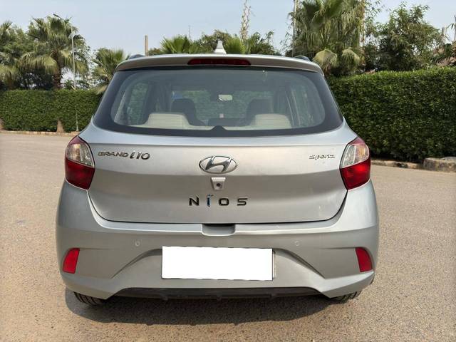 https://images10.gaadi.com/usedcar_image/4345534/original/processed_658648cd94d6964c747b0aacd5594b15.jpg?imwidth=6402