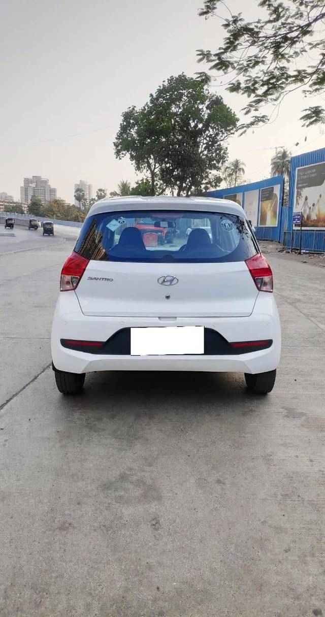 https://images10.gaadi.com/usedcar_image/4345546/original/processed_7caadcb039630e510229deceb9269069.jpg?imwidth=6402