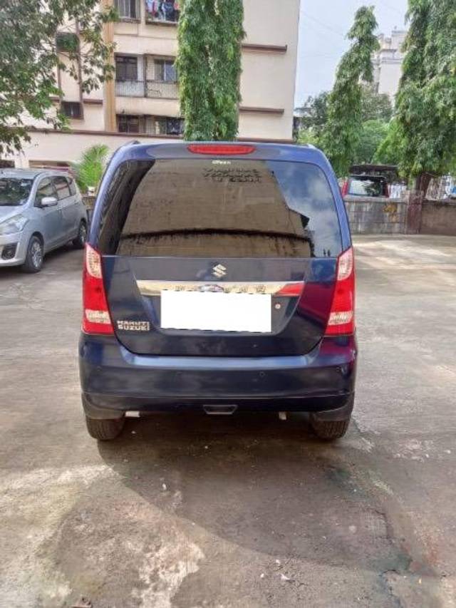 https://images10.gaadi.com/usedcar_image/4345823/original/processed_60eb35f8-7489-4cf5-bad3-e337c2ebbce8.jpeg?imwidth=6401