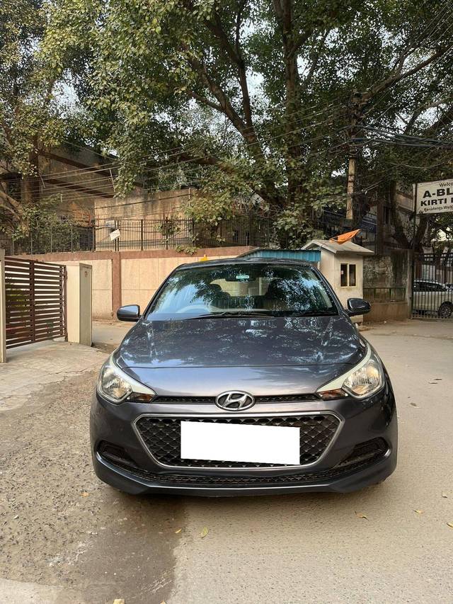 https://images10.gaadi.com/usedcar_image/4345856/original/processed_c1cc35137bb7d5d2d1fe12514bcd8ebb.jpg?imwidth=6400