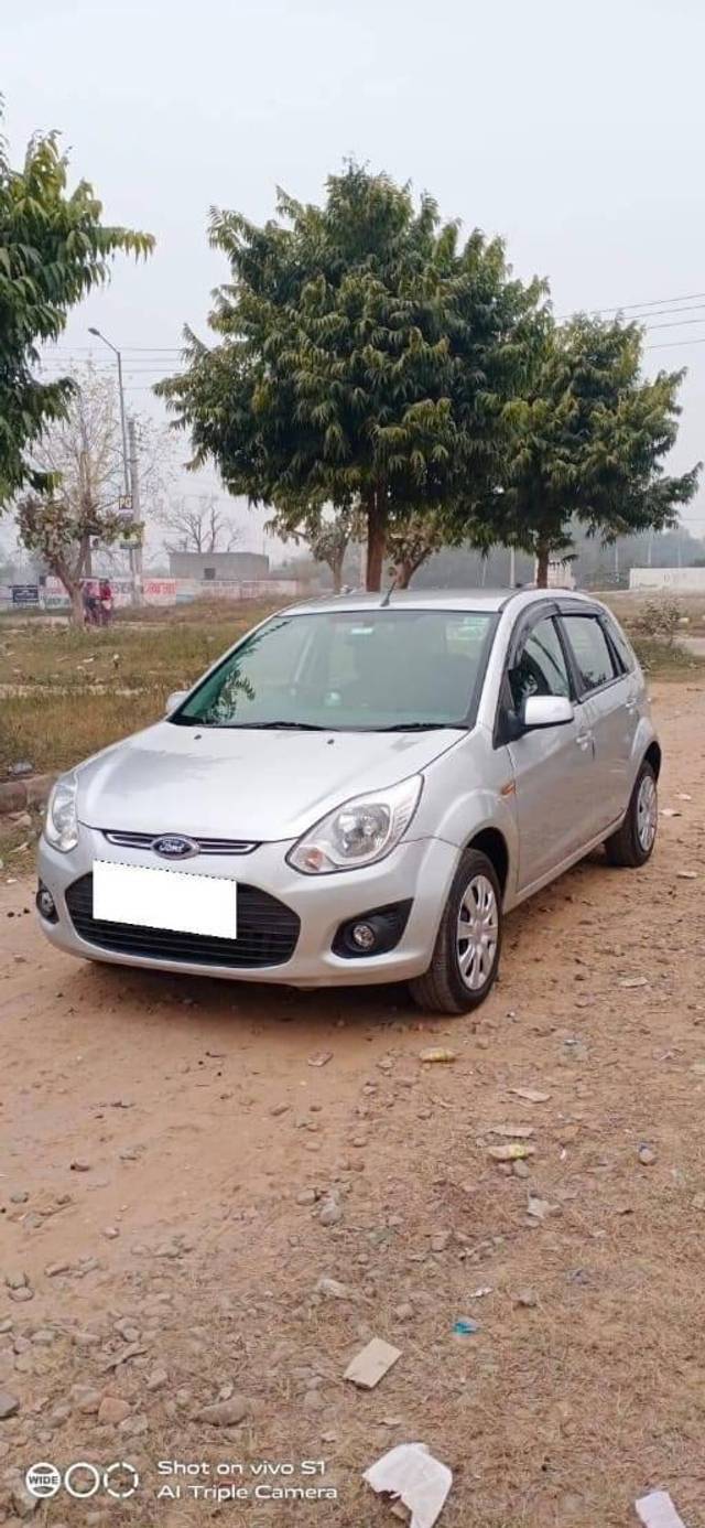 https://images10.gaadi.com/usedcar_image/4345942/original/processed_78d658dfc59838dc103dca68ce9a25d8.jpg?imwidth=6402