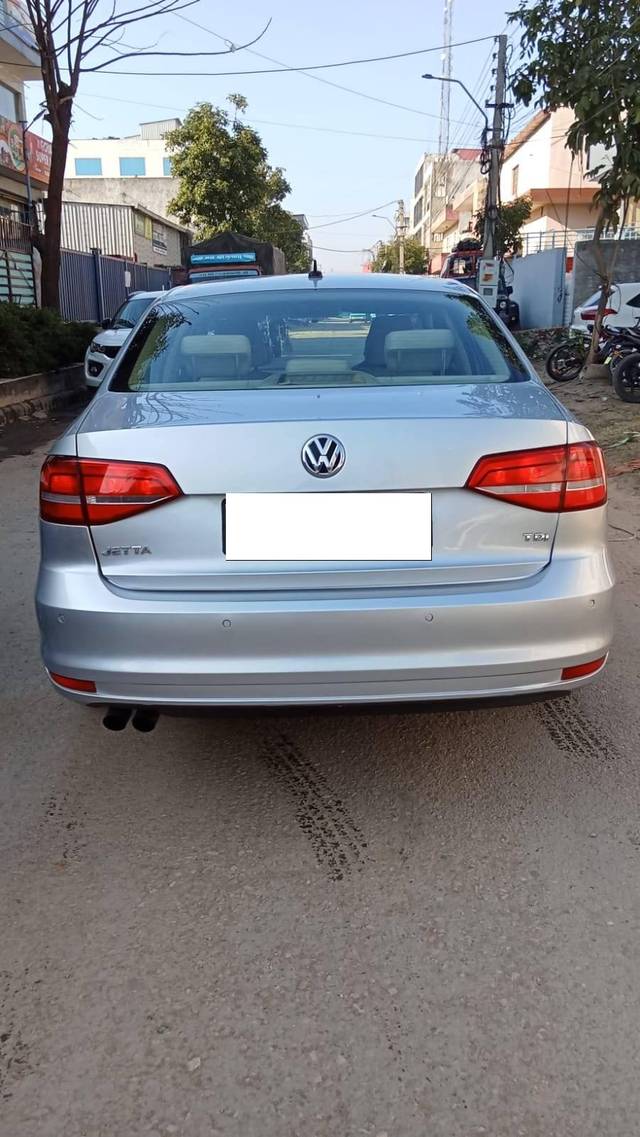 https://images10.gaadi.com/usedcar_image/4345944/original/processed_17b5e0188b5950d32d7a94707911db89.jpg?imwidth=6401