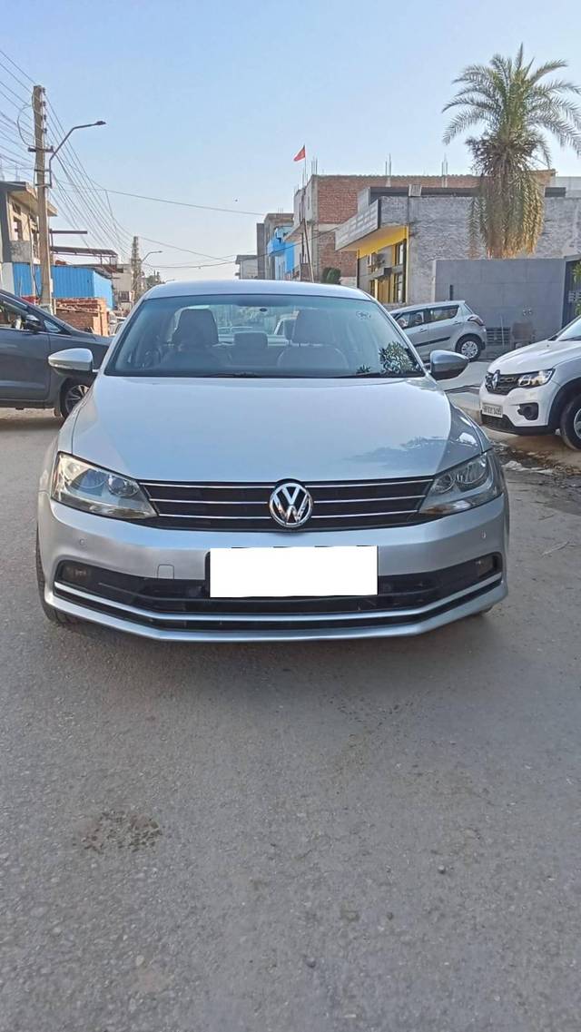 https://images10.gaadi.com/usedcar_image/4345944/original/processed_9d89f1c12a3d926d9d0aa60bd360b034.jpg?imwidth=6402