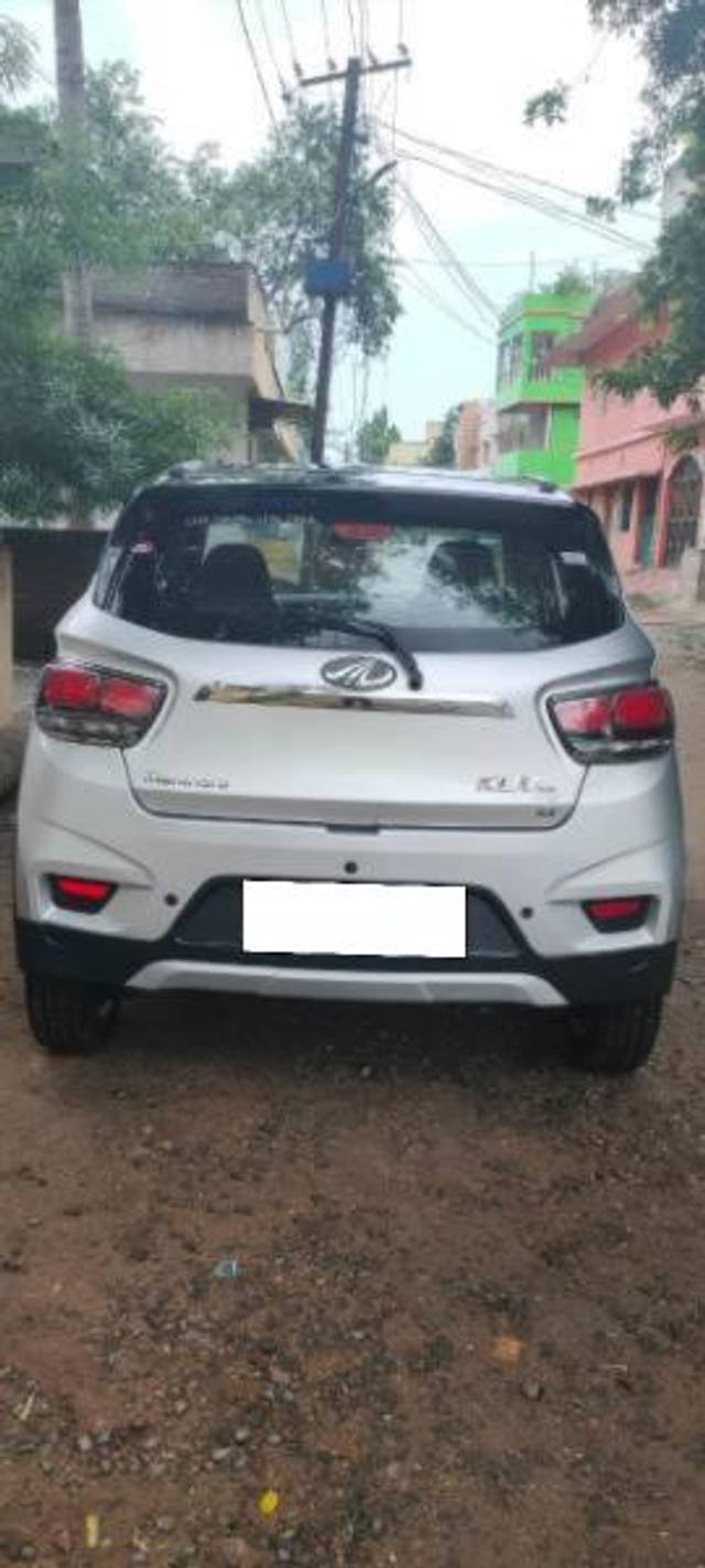 https://images10.gaadi.com/usedcar_image/4345951/original/processed_ed263bda-78a8-425e-a2ed-0bc0ab866d71.jpg?imwidth=6402