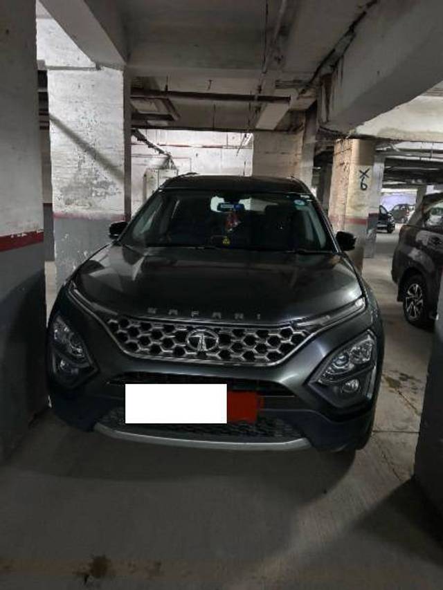 https://images10.gaadi.com/usedcar_image/4346025/original/e4e8a9a8491642f3a91b27d3f176576a.jpeg?imwidth=6400