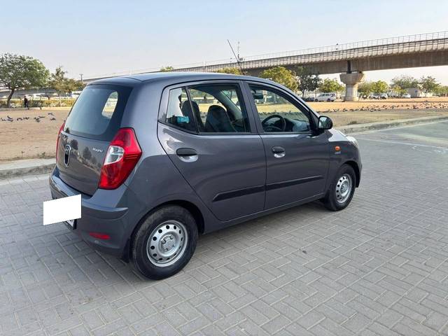 https://images10.gaadi.com/usedcar_image/4346033/original/processed_bb74d84f9f7aa995dac66ffac701975d.jpg?imwidth=6402