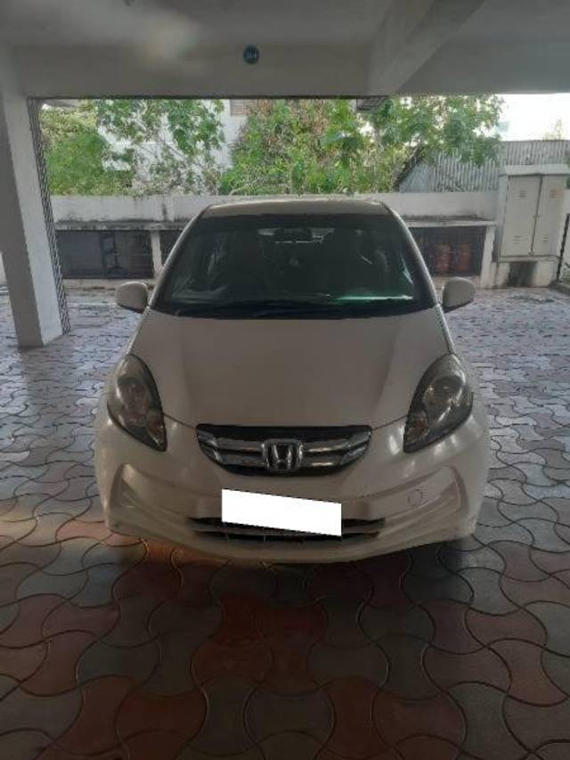 https://images10.gaadi.com/usedcar_image/4346038/original/processed_8c3d1c15-64ca-4e85-b8e8-81450ba68d0c.jpg?imwidth=6400